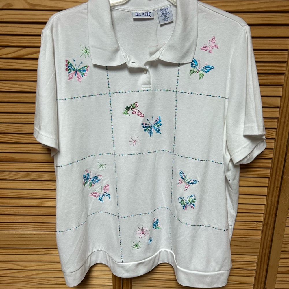 Women’s blouse polo type white 3XL butterflies cotton blend so soft cruise top